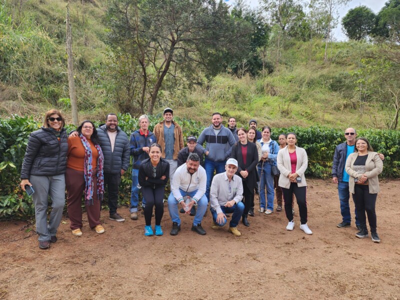 barraqueiros-do-festival-conhecem-producao-do-cafe-em-visita-tecnica